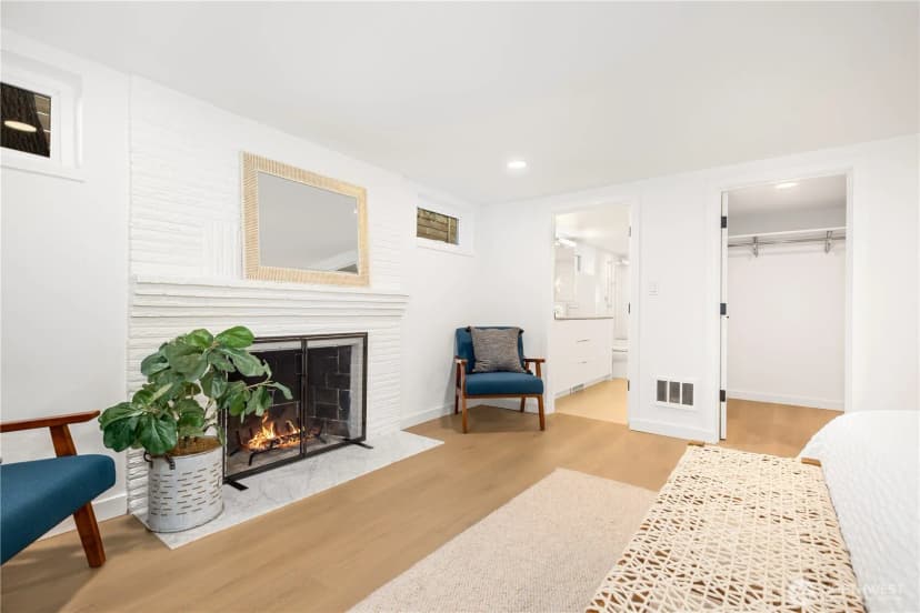 Property photo for 5946 39th Avenue Sw, Seattle photo 24