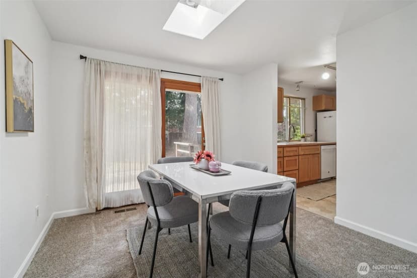Property photo for 1261 150th Avenue Se, Bellevue photo 5