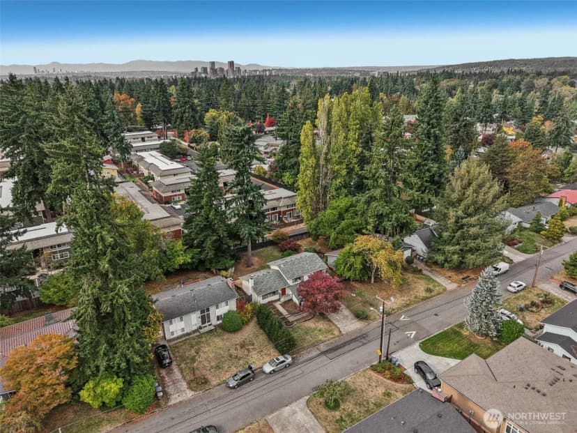Property photo for 1261 150th Avenue Se, Bellevue photo 24