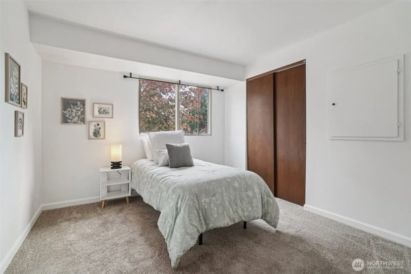 Property photo for 1261 150th Avenue Se, Bellevue photo 18