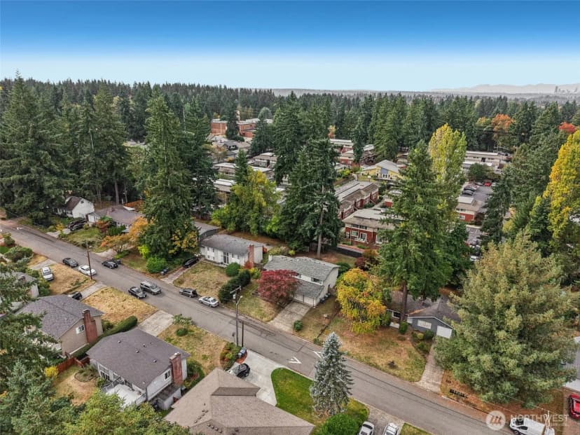 Property photo for 1261 150th Avenue Se, Bellevue photo 25
