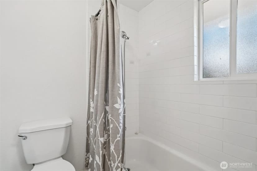 Property photo for 1261 150th Avenue Se, Bellevue photo 15