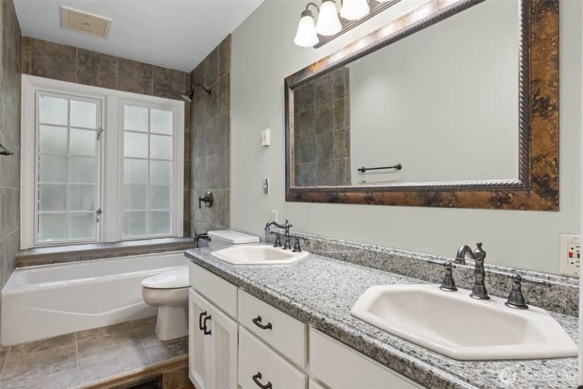 Property photo for 16905 35th Avenue Sw, Burien photo 21