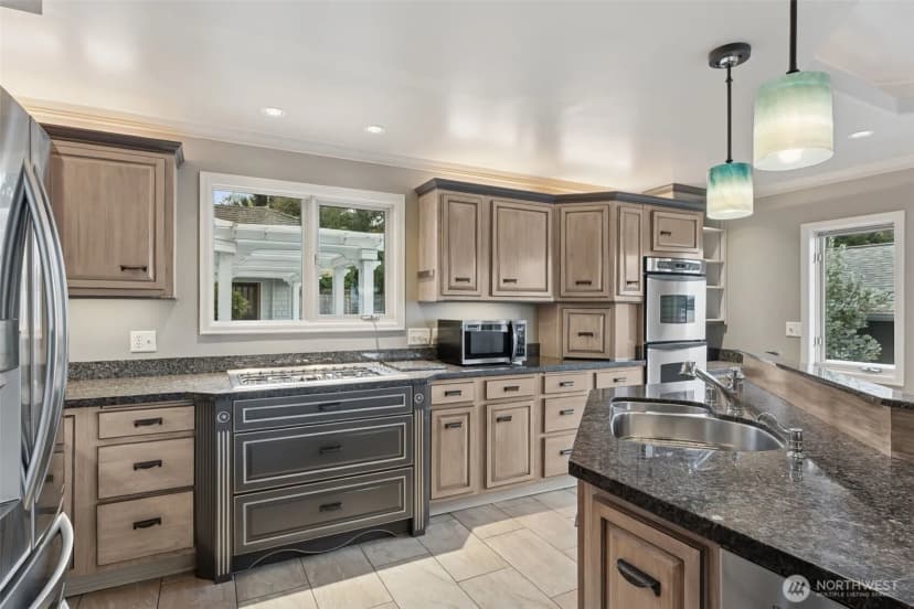 Property photo for 16905 35th Avenue Sw, Burien photo 15