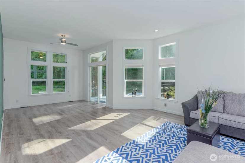 Property photo for 1404 Ripplebrook Dr, Port Angeles photo 11