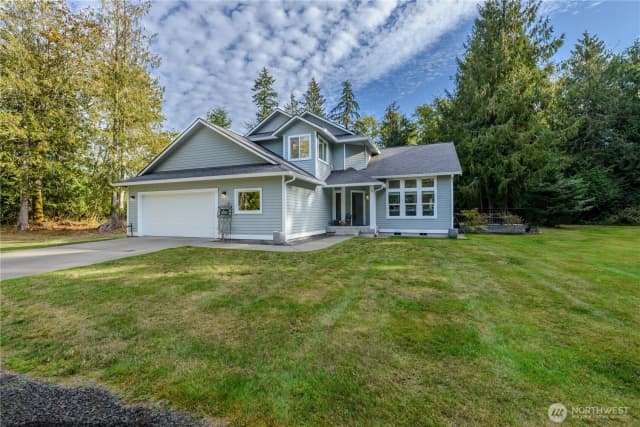 Property photo for 1404 Ripplebrook Dr, Port Angeles photo 3