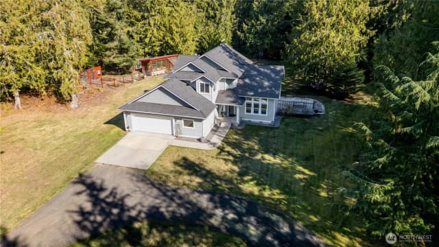 Property photo for 1404 Ripplebrook Dr, Port Angeles photo 2