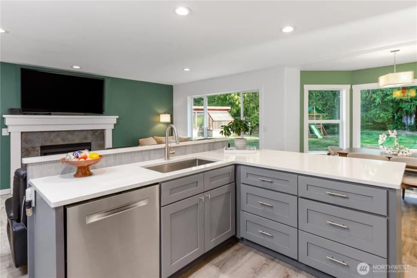 Property photo for 1404 Ripplebrook Dr, Port Angeles photo 14