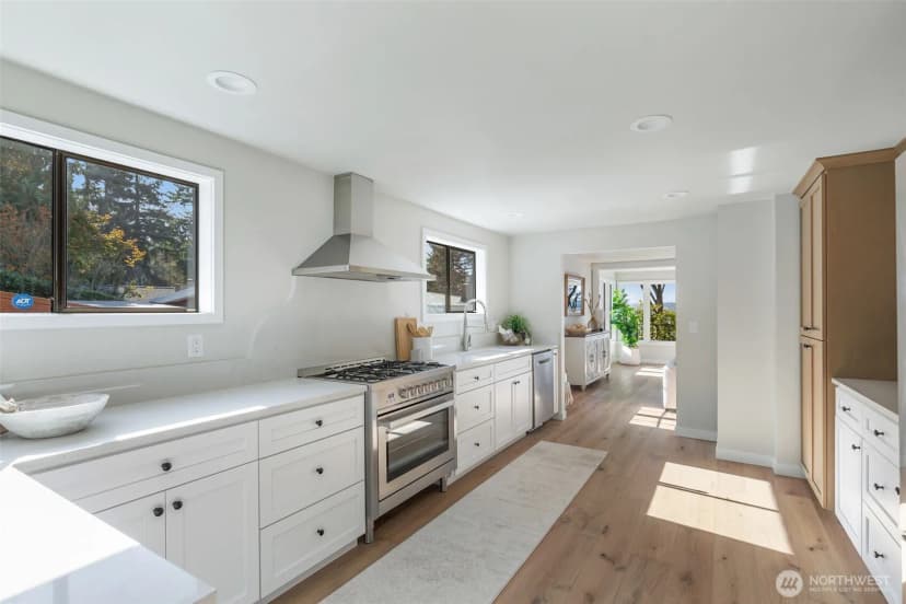 Property photo for 16039 Maplewild Avenue Sw, Burien photo 10