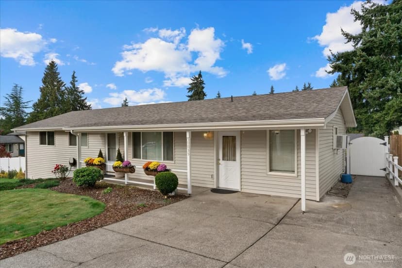 Property photo for 30035 47th Place S, Auburn photo 2