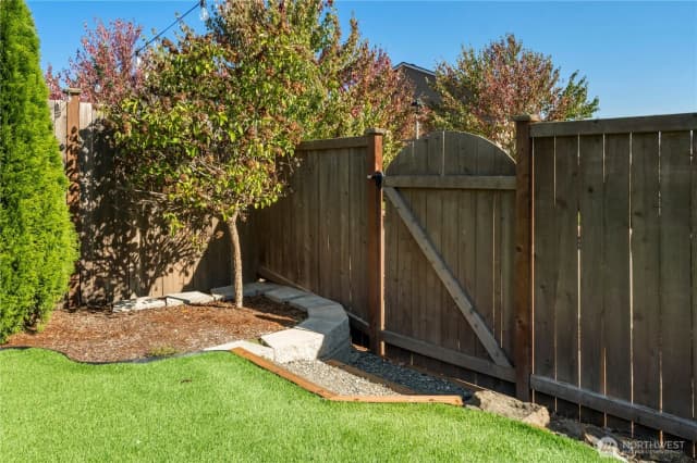 Property photo for 1002 O Farrell Lane Nw, Orting photo 4