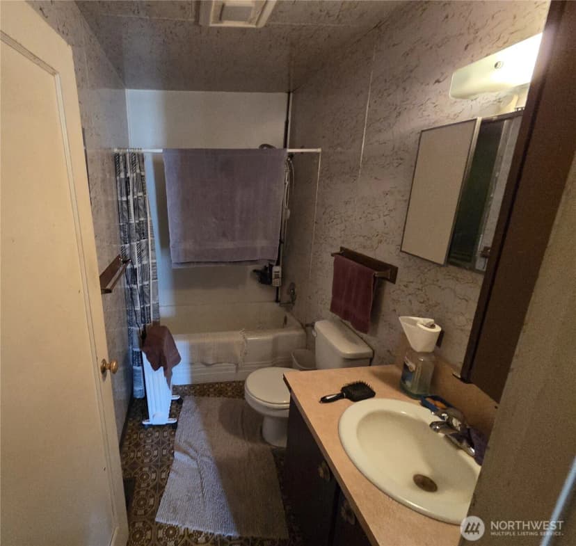 Property photo for 1815 W 6th Street, Port Angeles photo 8