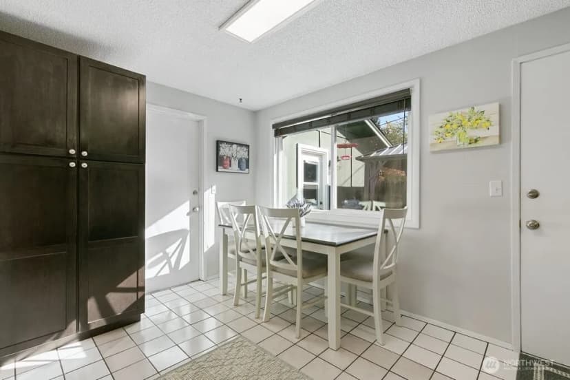 Property photo for 19225 18th Avenue Ne, Shoreline photo 10