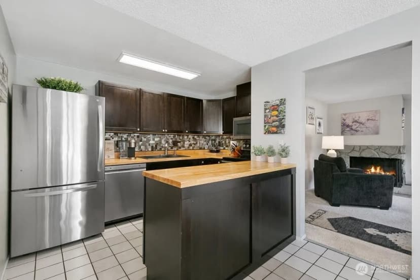 Property photo for 19225 18th Avenue Ne, Shoreline photo 6