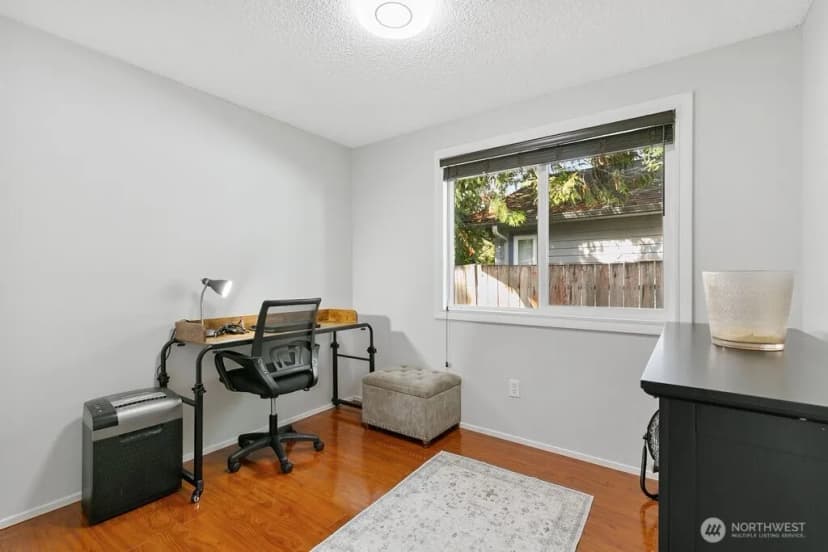 Property photo for 19225 18th Avenue Ne, Shoreline photo 13