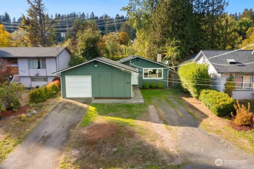 Property photo for 19225 18th Avenue Ne, Shoreline photo 2