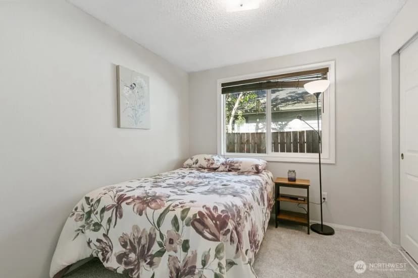 Property photo for 19225 18th Avenue Ne, Shoreline photo 12