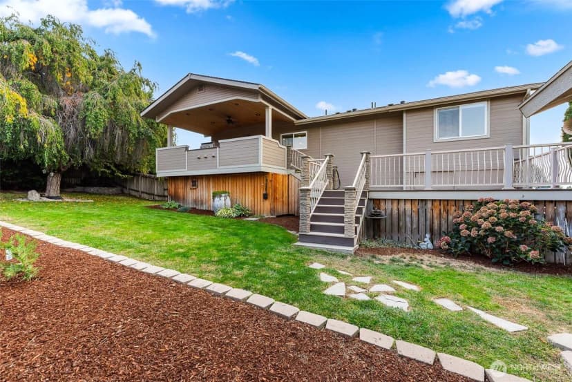 Property photo for 1040 Gilbert Court, East Wenatchee photo 35