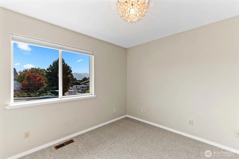 Property photo for 1040 Gilbert Court, East Wenatchee photo 21