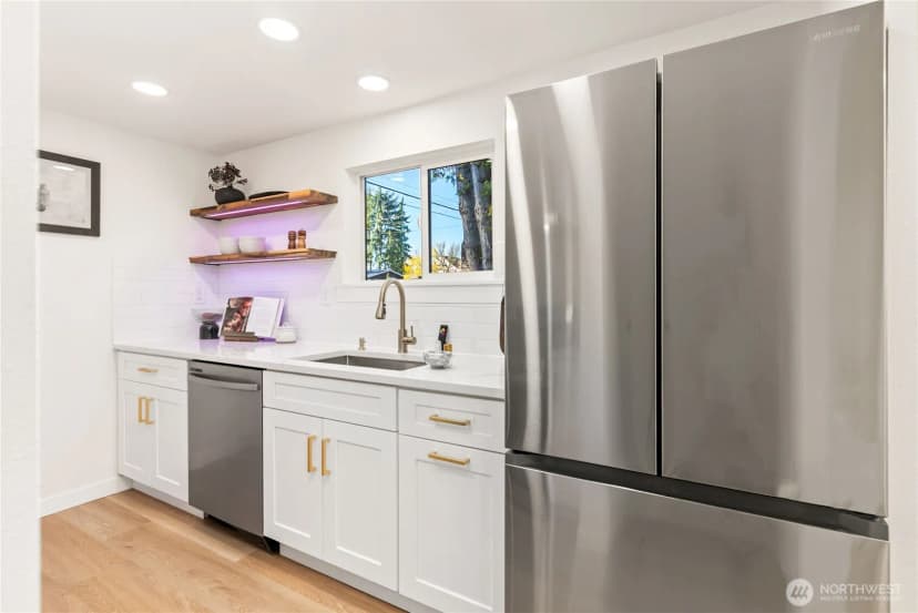 Property photo for 7310 Sw 35th Avenue, Seattle photo 14