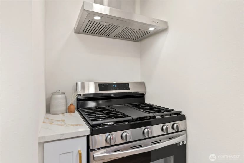 Property photo for 7310 Sw 35th Avenue, Seattle photo 17