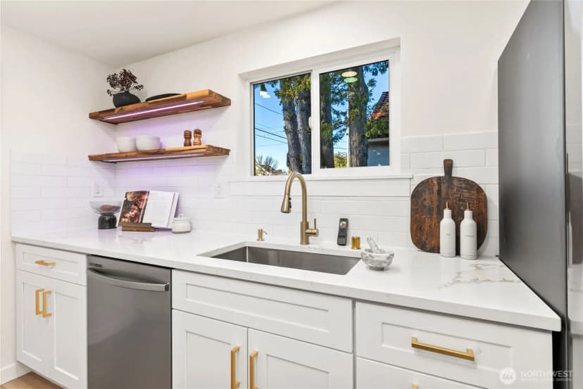 Property photo for 7310 Sw 35th Avenue, Seattle photo 15