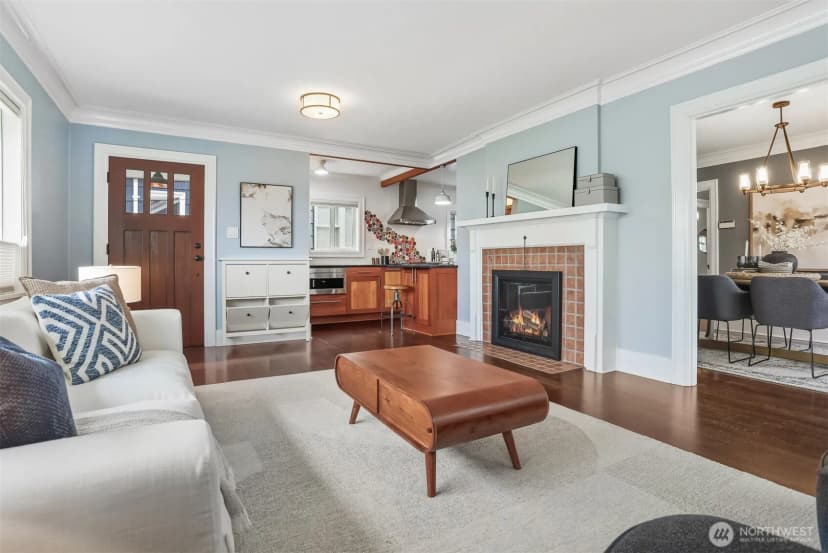 Property photo for 324 Ne 52nd Street, Seattle photo 4
