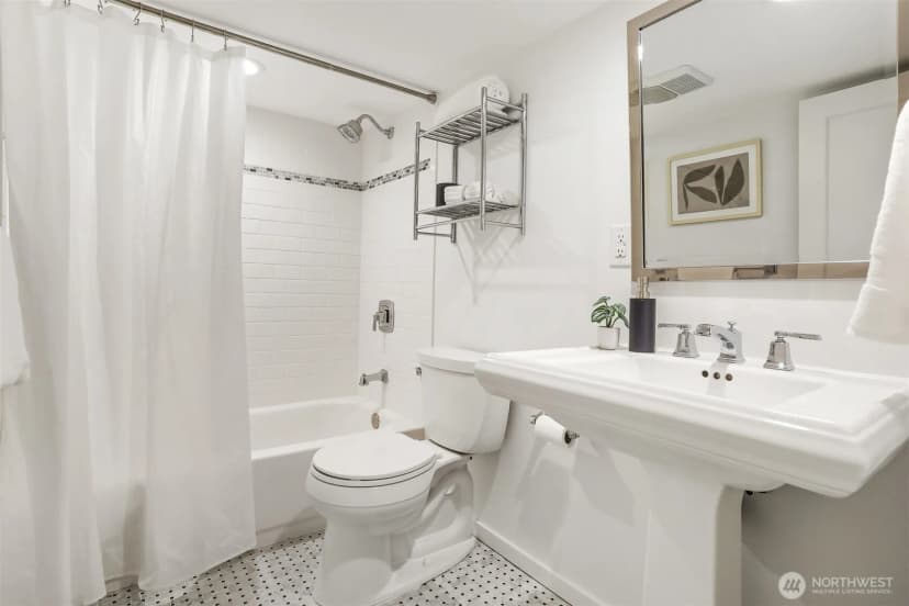Property photo for 324 Ne 52nd Street, Seattle photo 29