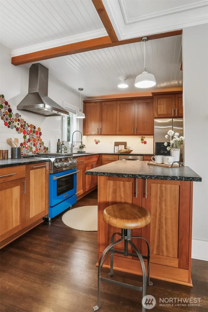 Property photo for 324 Ne 52nd Street, Seattle photo 10