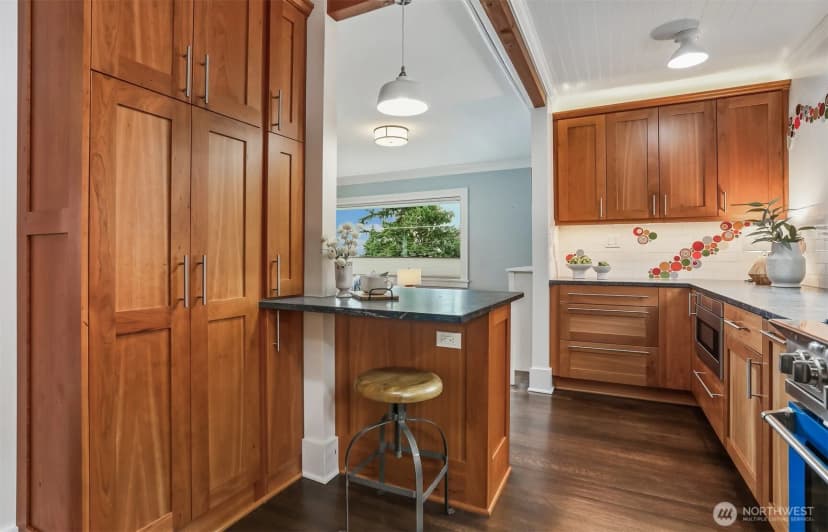 Property photo for 324 Ne 52nd Street, Seattle photo 13