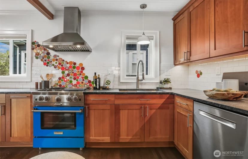 Property photo for 324 Ne 52nd Street, Seattle photo 12