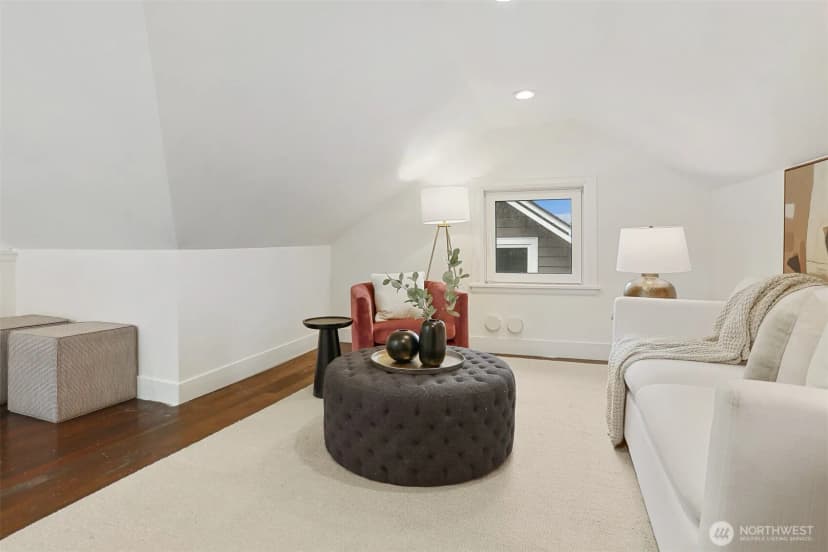 Property photo for 324 Ne 52nd Street, Seattle photo 24