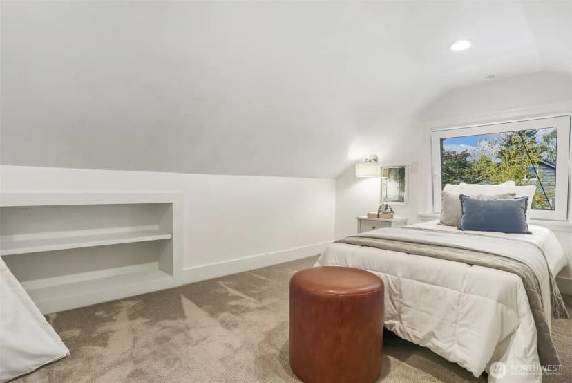 Property photo for 324 Ne 52nd Street, Seattle photo 22