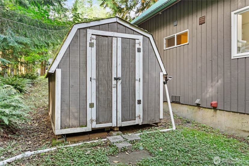 Property photo for 2 Creekside Lane, Bellingham photo 27
