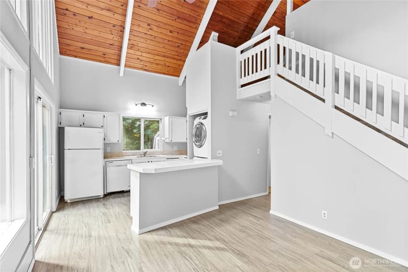 Property photo for 2 Creekside Lane, Bellingham photo 6
