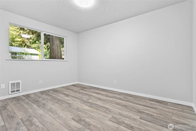 Property photo for 2 Creekside Lane, Bellingham photo 13