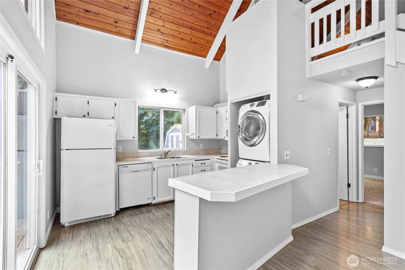 Property photo for 2 Creekside Lane, Bellingham photo 7