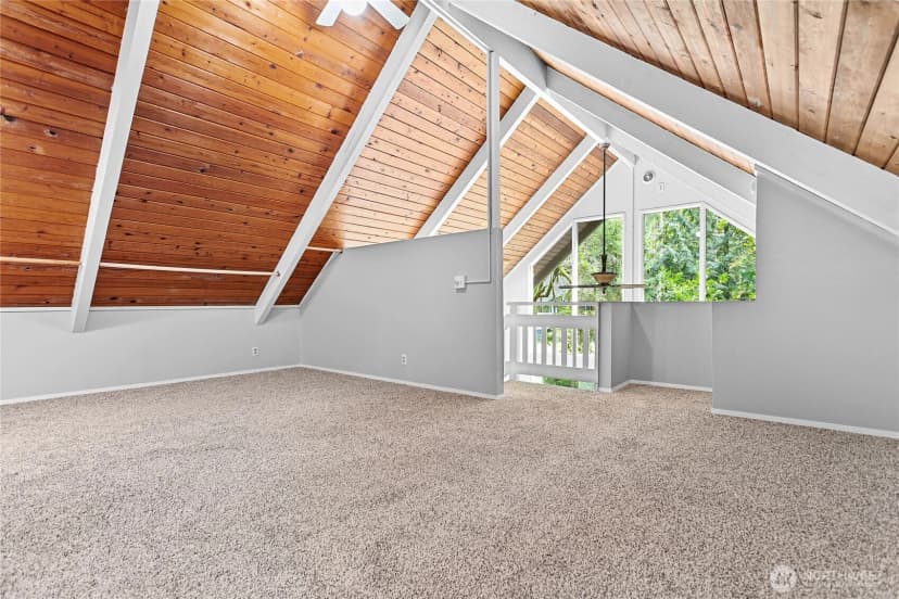 Property photo for 2 Creekside Lane, Bellingham photo 18