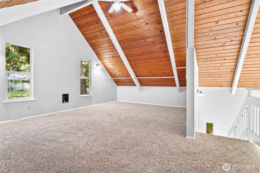 Property photo for 2 Creekside Lane, Bellingham photo 17