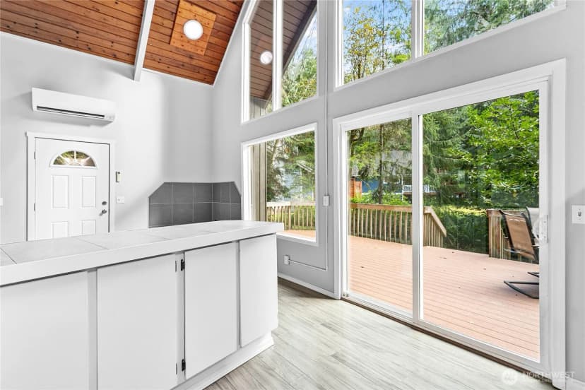 Property photo for 2 Creekside Lane, Bellingham photo 11