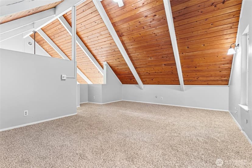 Property photo for 2 Creekside Lane, Bellingham photo 19