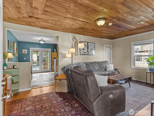 Property photo for 2220 Jackson Avenue, Everett photo 3