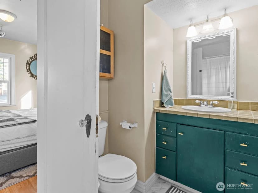 Property photo for 2220 Jackson Avenue, Everett photo 6
