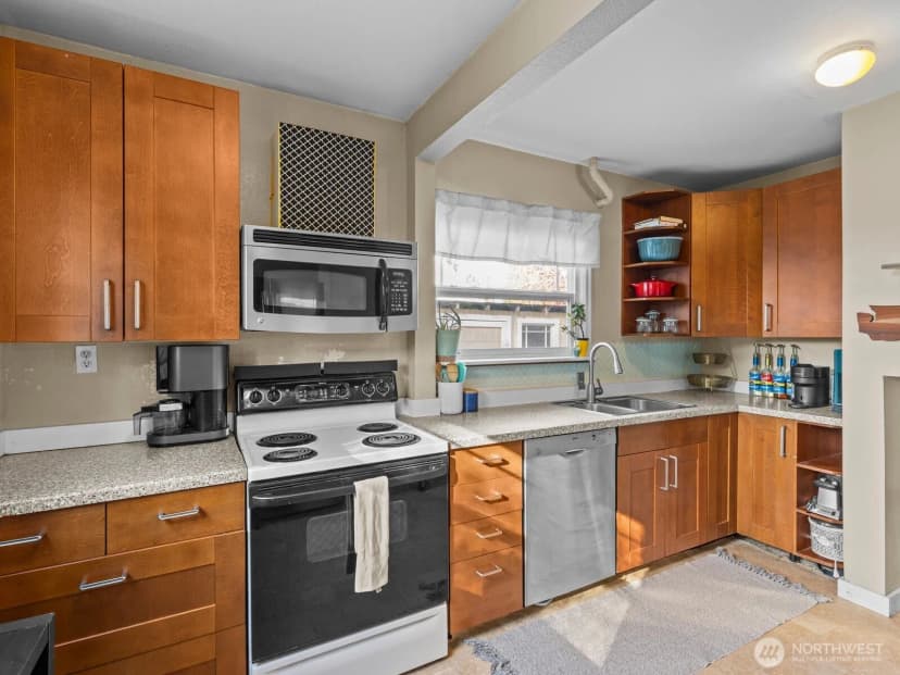 Property photo for 2220 Jackson Avenue, Everett photo 11