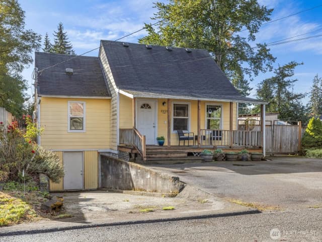 Property photo for 2220 Jackson Avenue, Everett