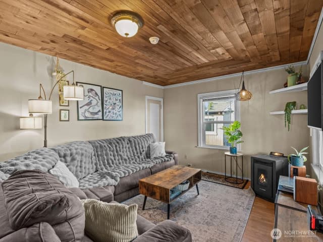 Property photo for 2220 Jackson Avenue, Everett photo 4