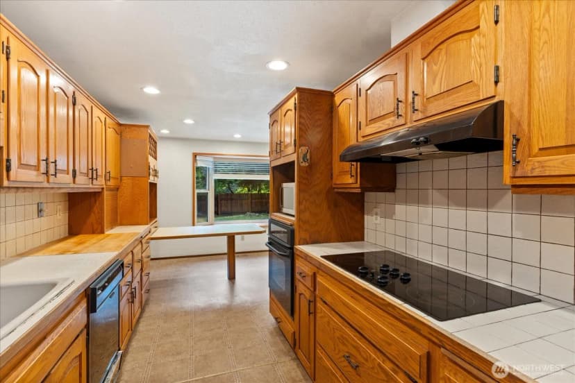 Property photo for 3320 Ne 178th Street, Lake Forest Park photo 8