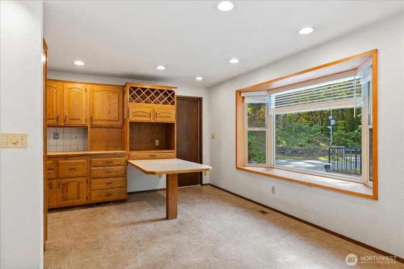 Property photo for 3320 Ne 178th Street, Lake Forest Park photo 11