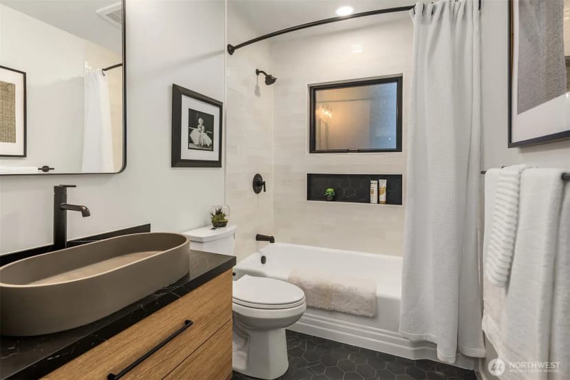 Property photo for 4318 Ne 41st Street, Seattle photo 25