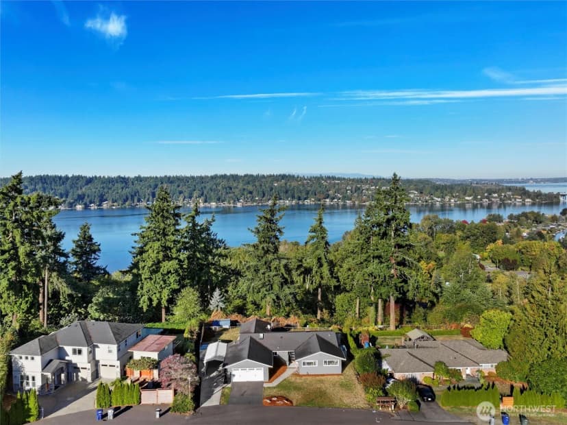 Property photo for 4645 116th Avenue Se, Bellevue photo 33